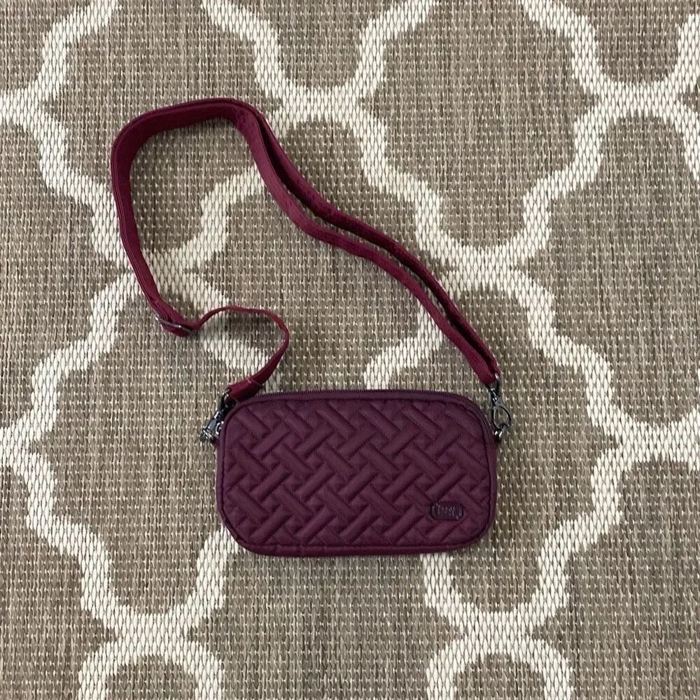 Lug convertible hip pouch